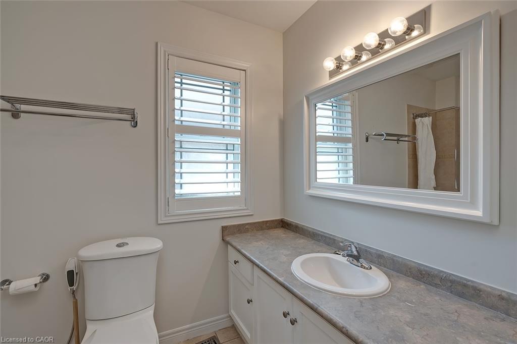 65 Kenilworth Avenue S Property Photo 20