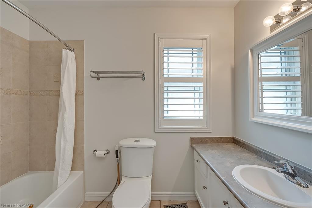 65 Kenilworth Avenue S Property Photo 21