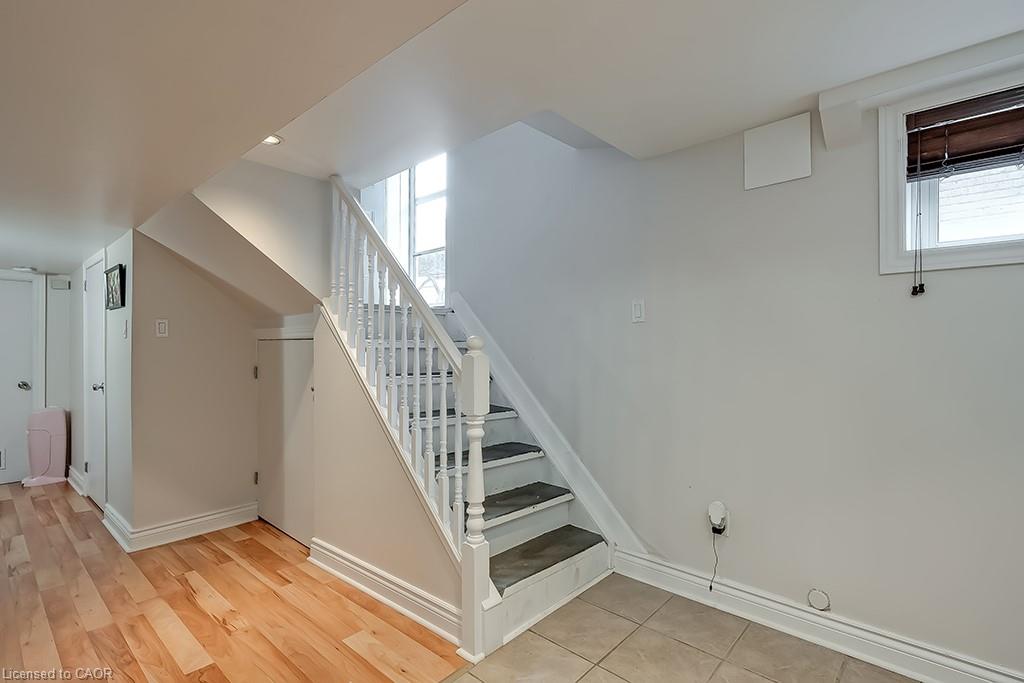 65 Kenilworth Avenue S Property Photo 25