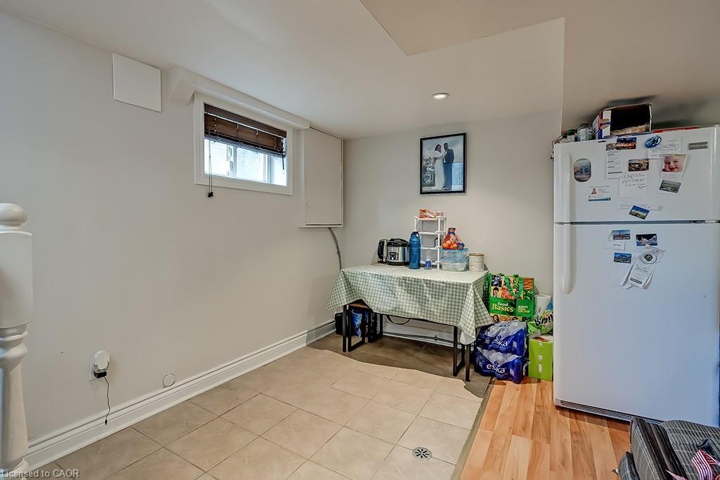 65 Kenilworth Avenue S Property Photo 27