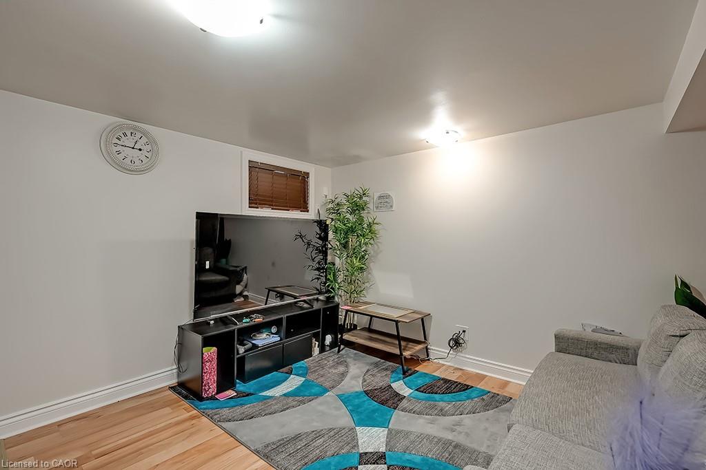 65 Kenilworth Avenue S Property Photo 28