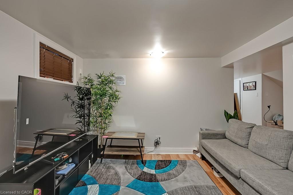 65 Kenilworth Avenue S Property Photo 29