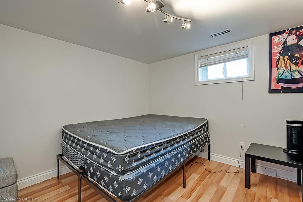 65 Kenilworth Avenue S Property Photo 32