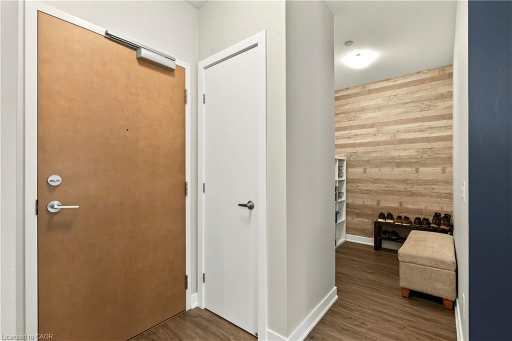 208-320 Plains Road E Property Photo 9