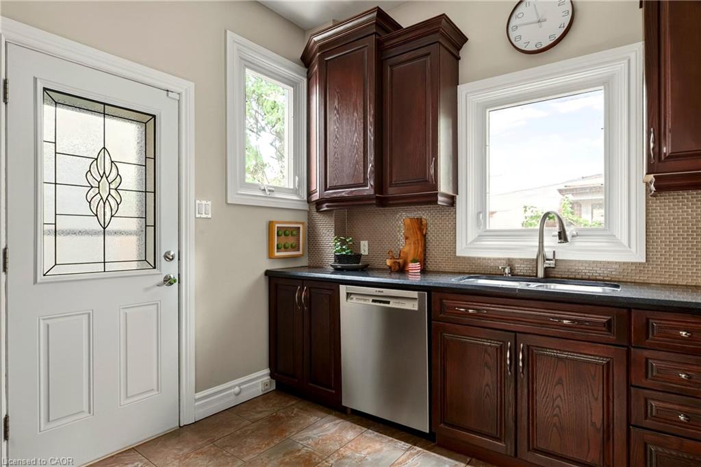 24 Fairleigh Crescent Property Photo 16
