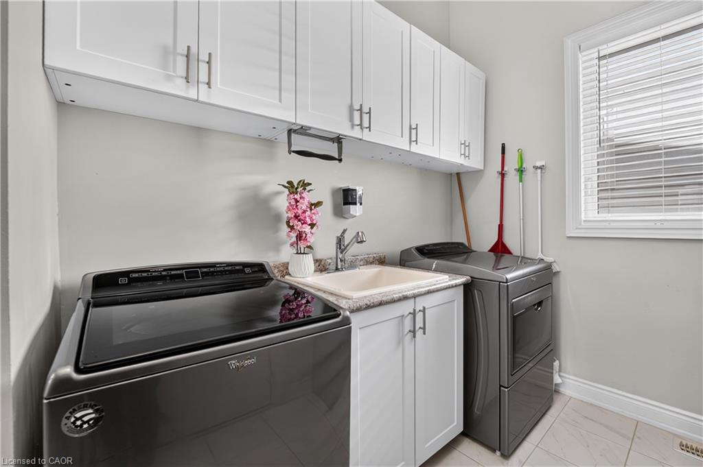 48 Harpin Way E Property Photo 23