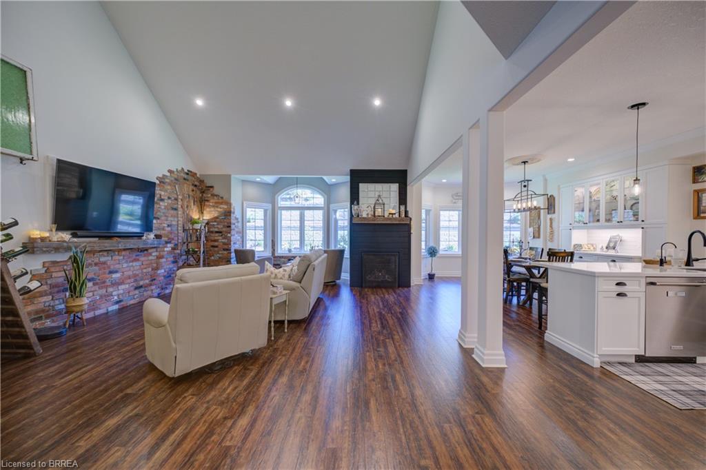 9-60 Dufferin Avenue Property Photo 3