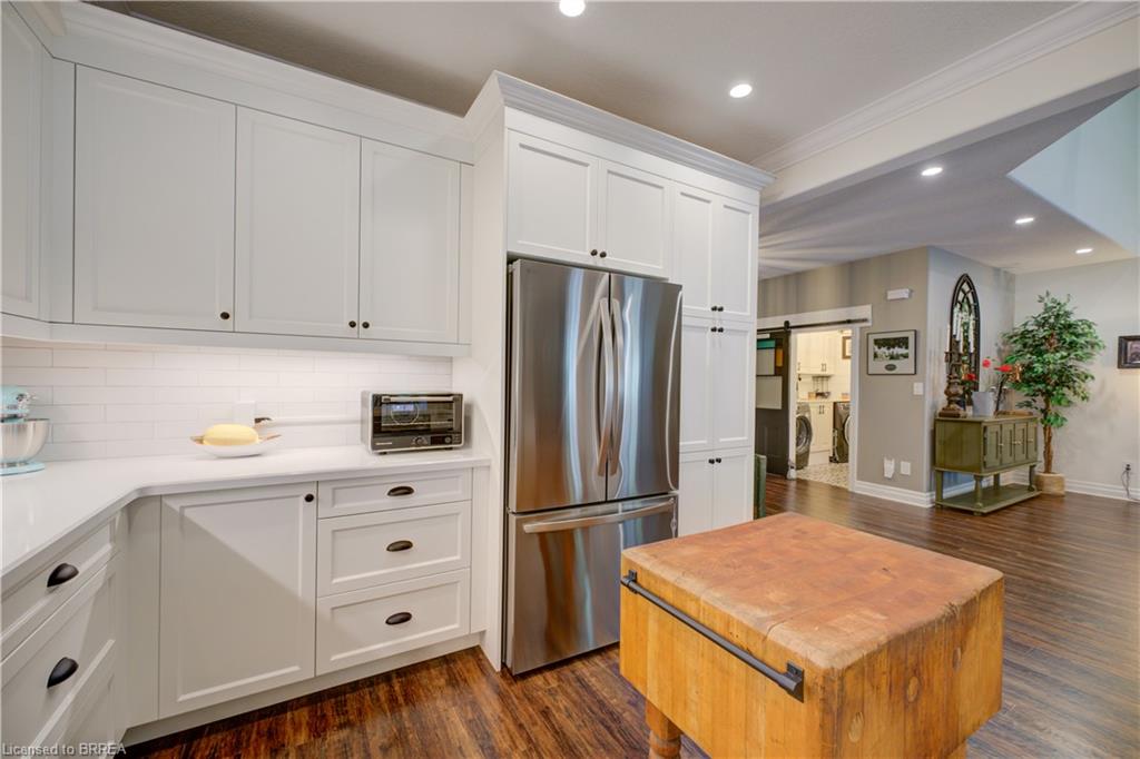 9-60 Dufferin Avenue Property Photo 10