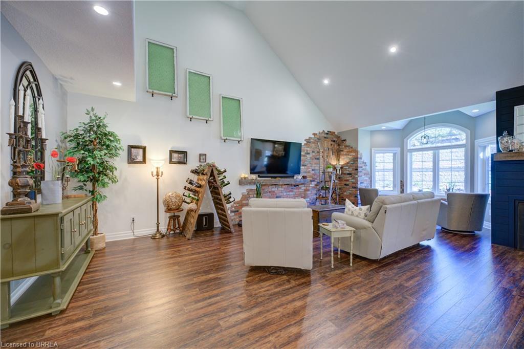 9-60 Dufferin Avenue Property Photo 15