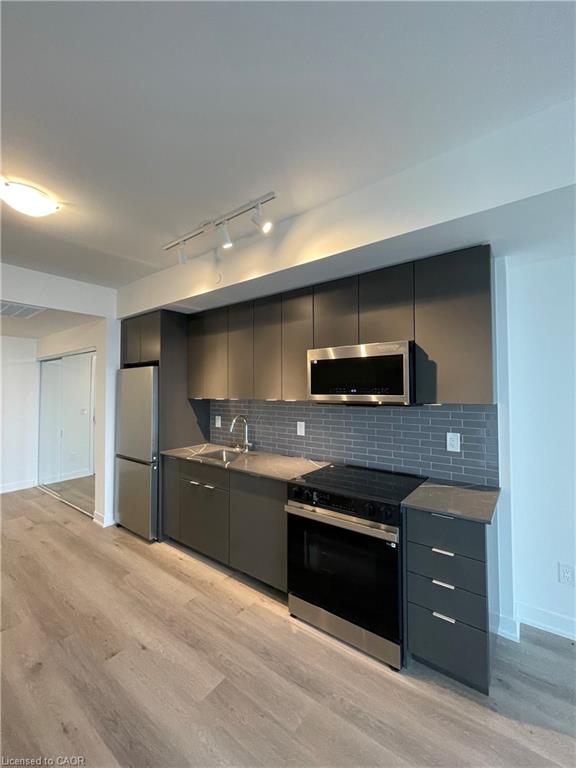 706-2069 Lakeshore Road Property Photo 16
