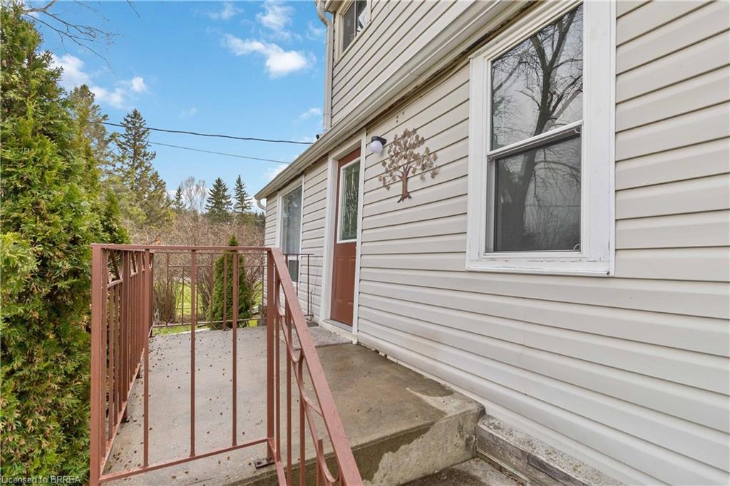 1 Kings Lane Property Photo 3