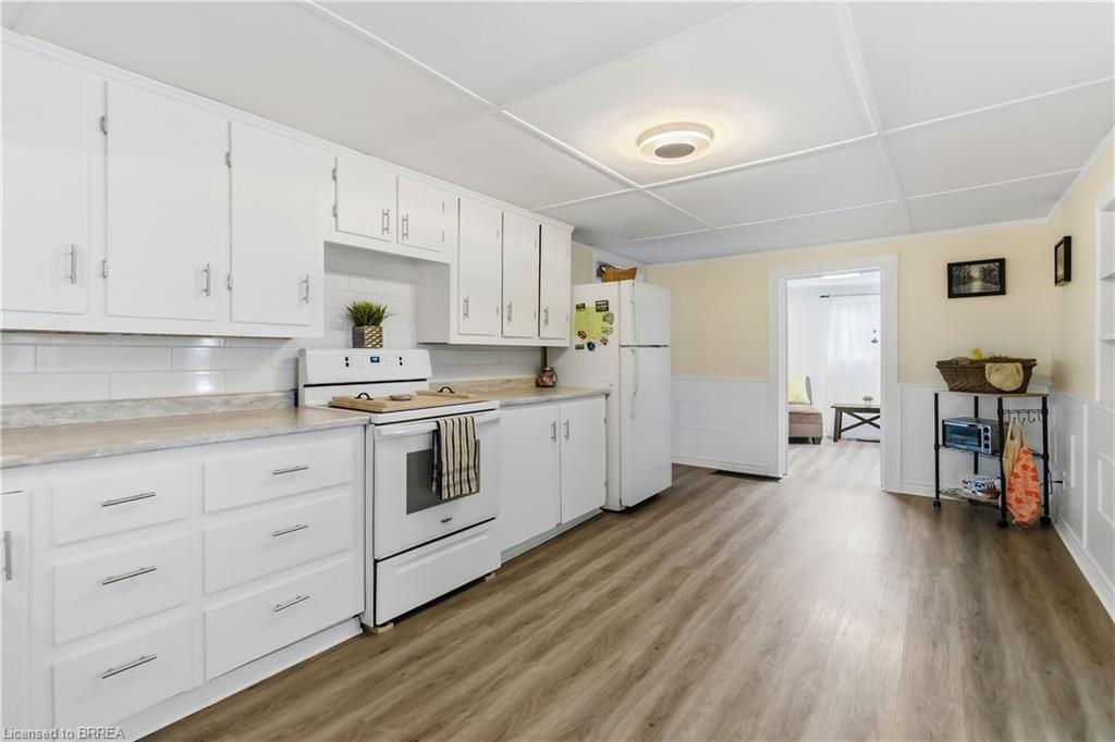 1 Kings Lane Property Photo 18