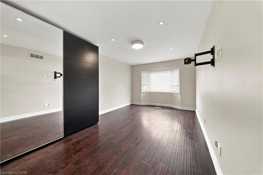 96 Laurendale Avenue Property Photo 27