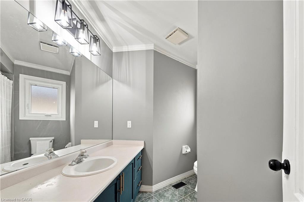 96 Laurendale Avenue Property Photo 33