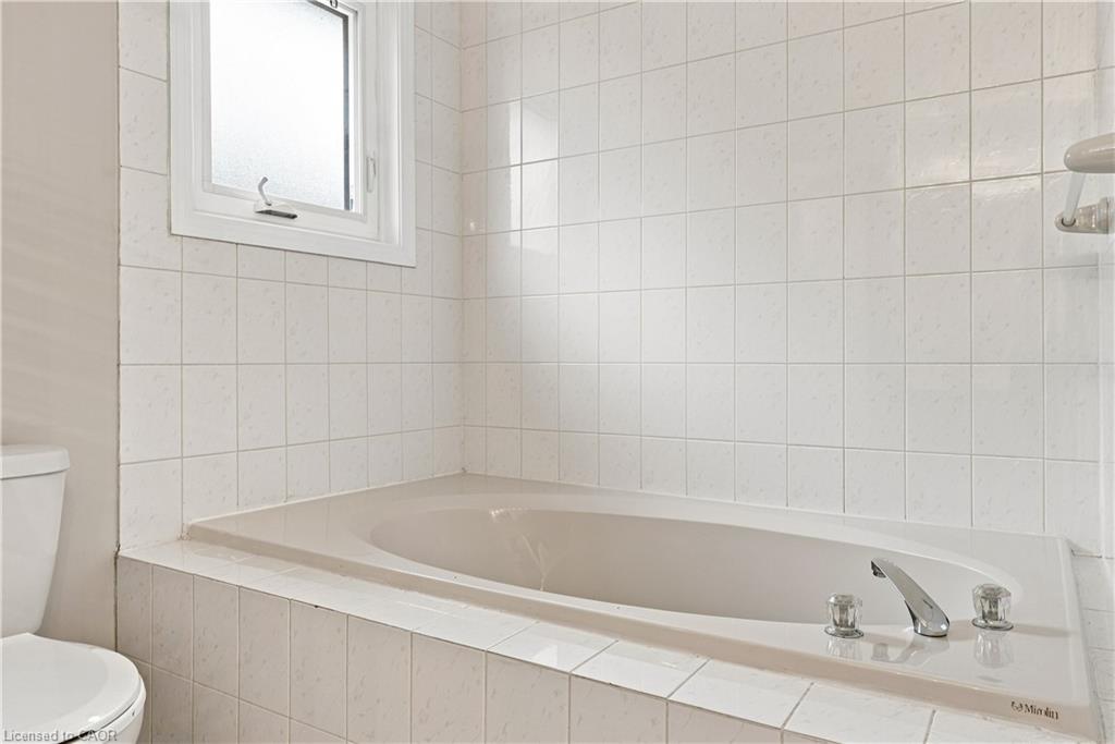 96 Laurendale Avenue Property Photo 34