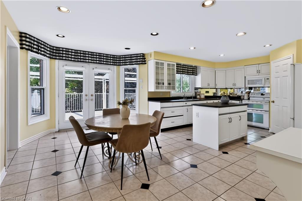6036 St. Ives Way Property Photo 12