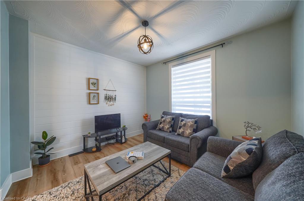 36 Kerr Street Property Photo 8