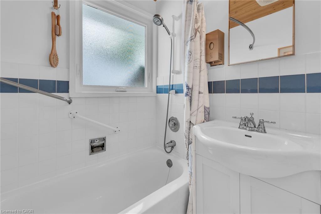 2090 Lakeshore Road Property Photo 21