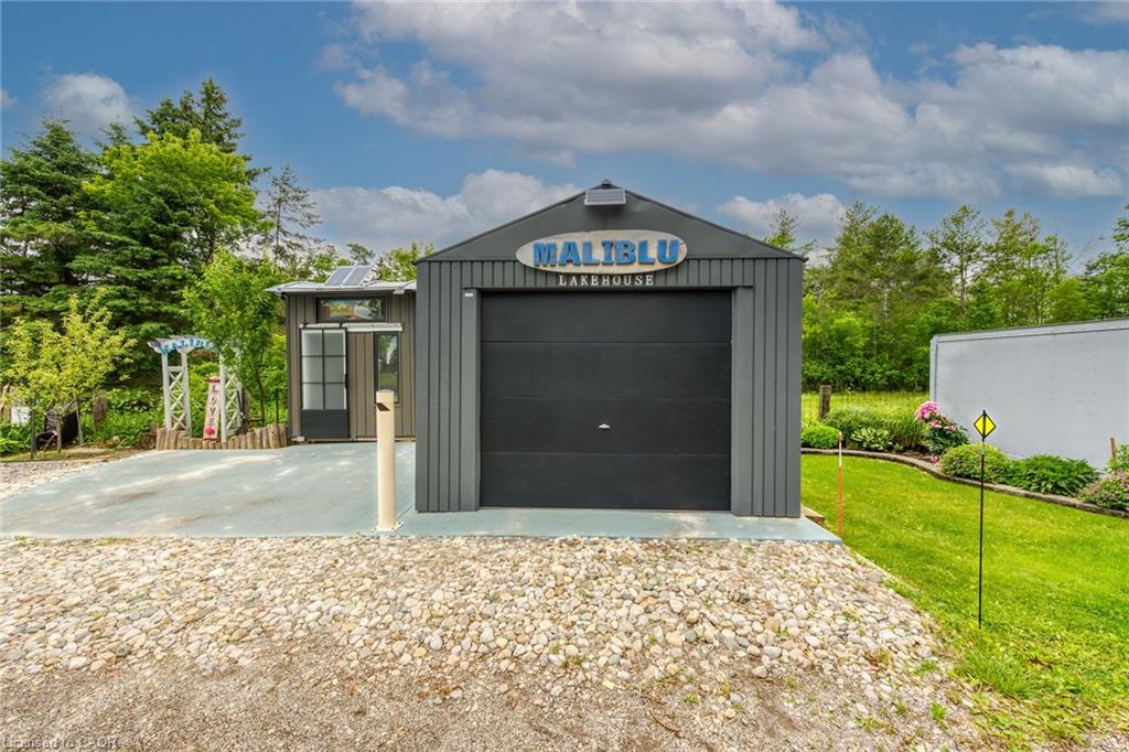 2090 Lakeshore Road Property Photo 39
