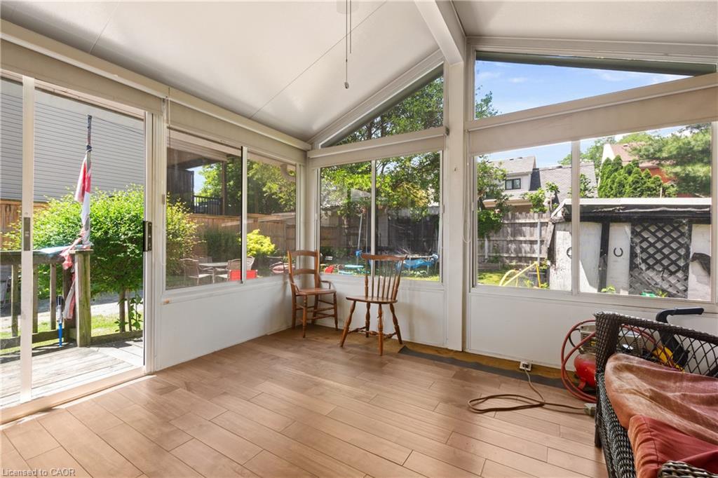 193 Locke Street N Property Photo 20