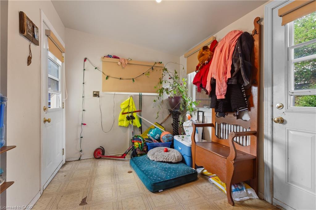 193 Locke Street N Property Photo 21
