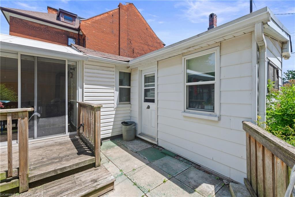 193 Locke Street N Property Photo 28
