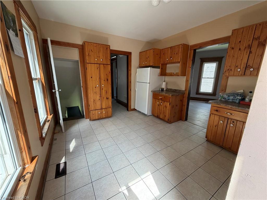 4712 Cookman Crescent Property Photo 6