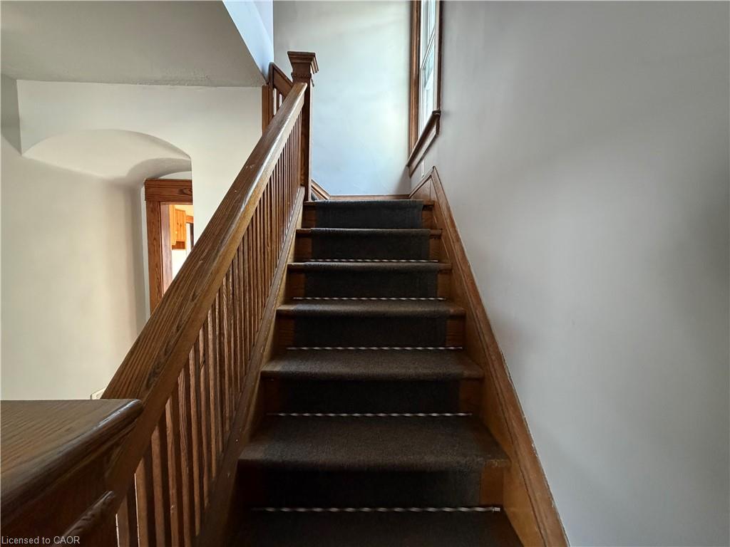 4712 Cookman Crescent Property Photo 8