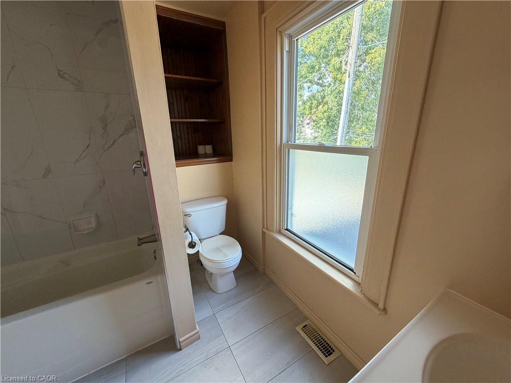 4712 Cookman Crescent Property Photo 9