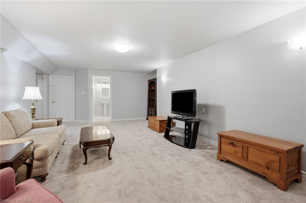 1229 Nathaniel Crescent Property Photo 32