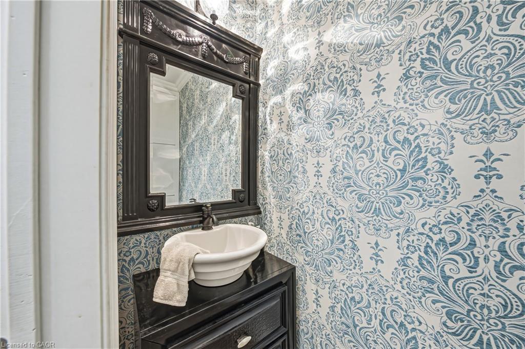 37 Lambert Crescent Property Photo 17