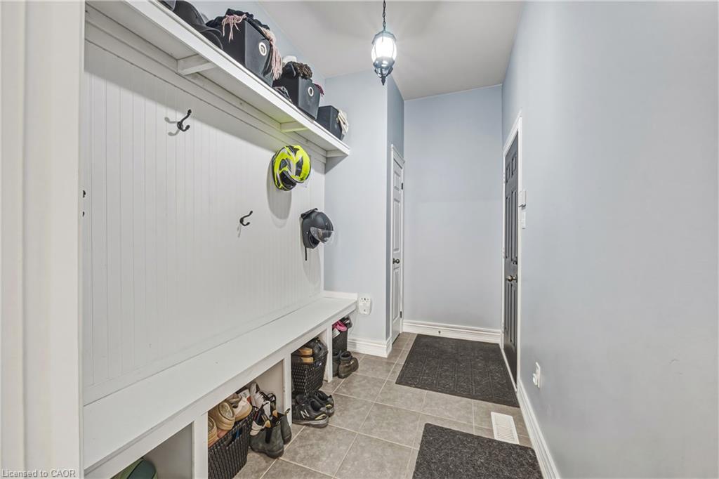 37 Lambert Crescent Property Photo 18