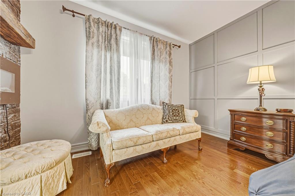37 Lambert Crescent Property Photo 22