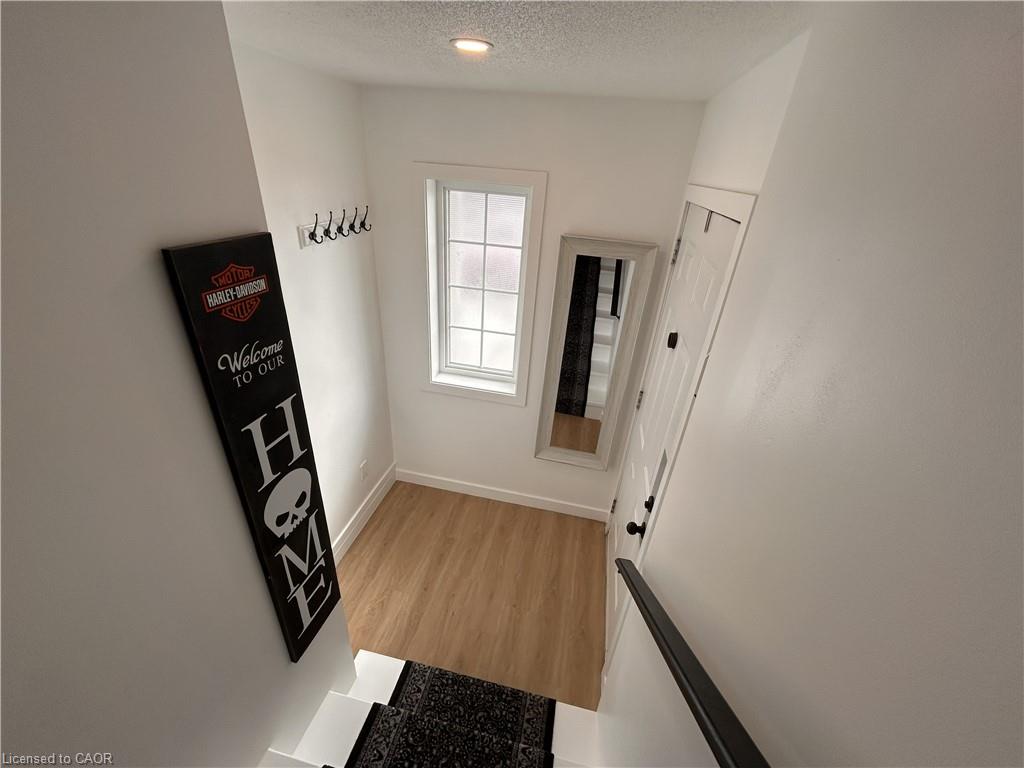 72-2737 King Street E Property Photo 5
