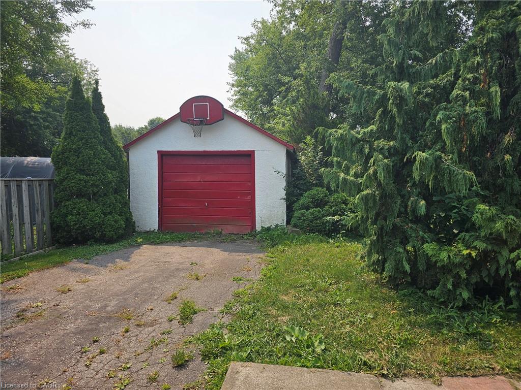 2340 Wilson Street W Property Photo 30