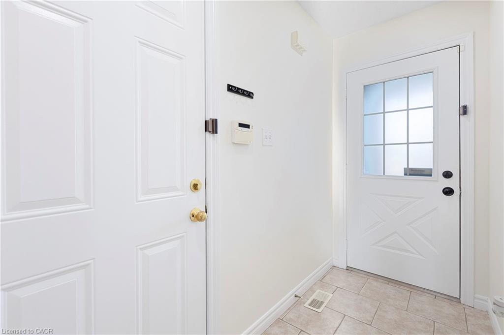 35 Thames Way Property Photo 6