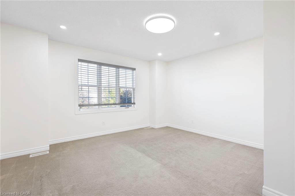 35 Thames Way Property Photo 23
