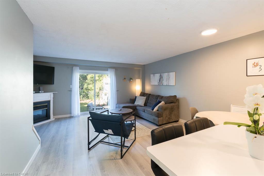 4345 Beverley Crescent Property Photo 2