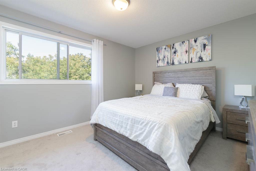 4345 Beverley Crescent Property Photo 6