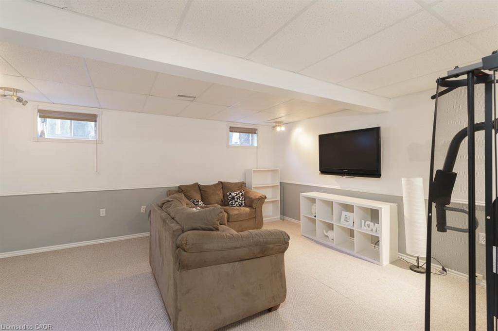 4345 Beverley Crescent Property Photo 12