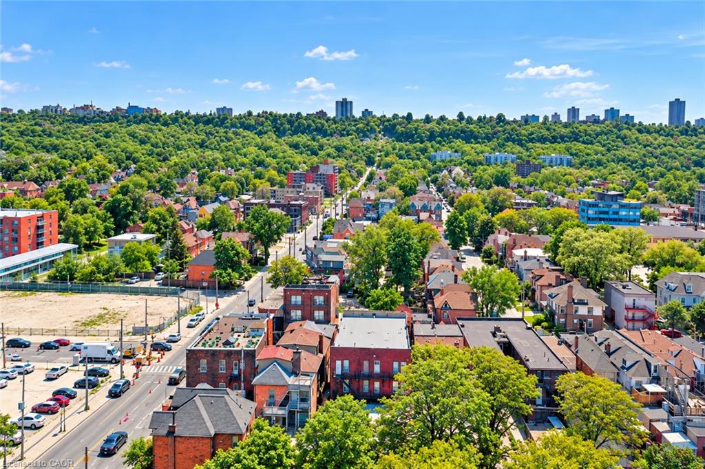 663 King Street E Property Photo 10