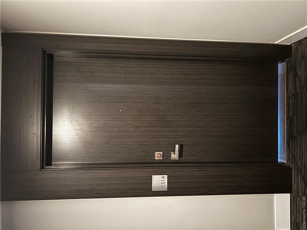 1514-15 Queen Street S Property Photo 2
