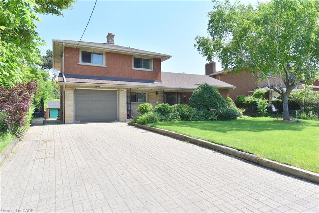 372 Fennell Avenue W Property Photo 1
