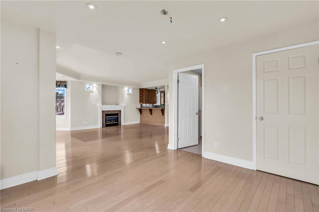 307-10 Bay Street E Property Photo 15