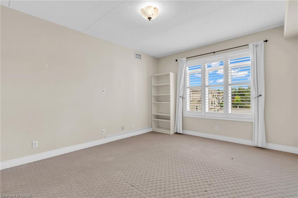 307-10 Bay Street E Property Photo 27