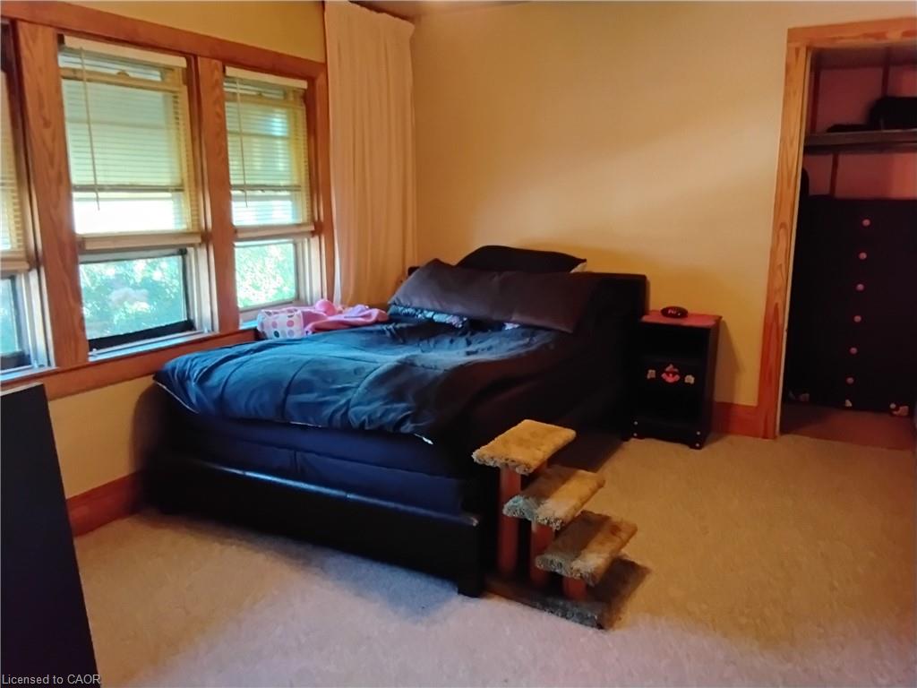 156 Leinster Avenue N Property Photo 11