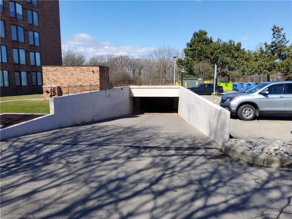 401-180 Limeridge Road W Property Photo 3