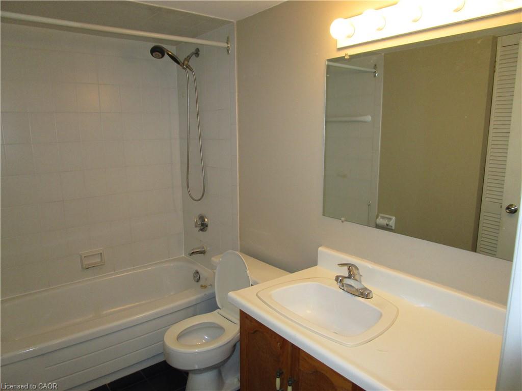 401-180 Limeridge Road W Property Photo 7