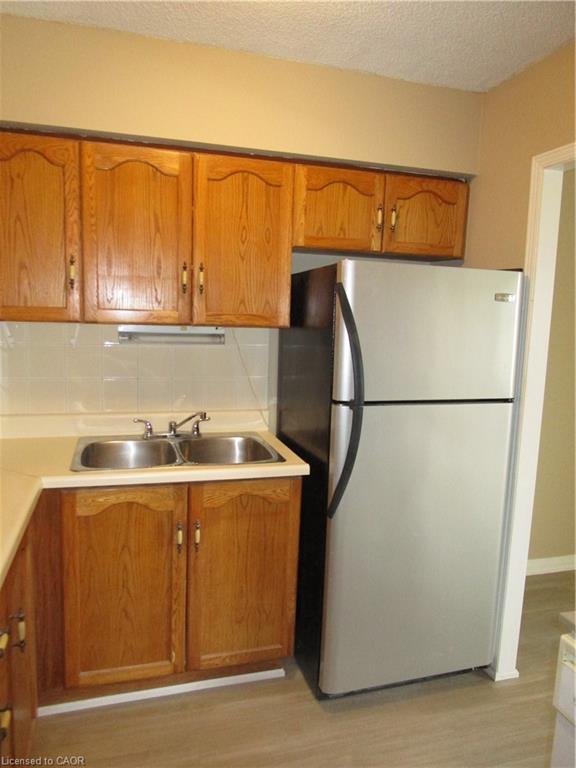 401-180 Limeridge Road W Property Photo 17
