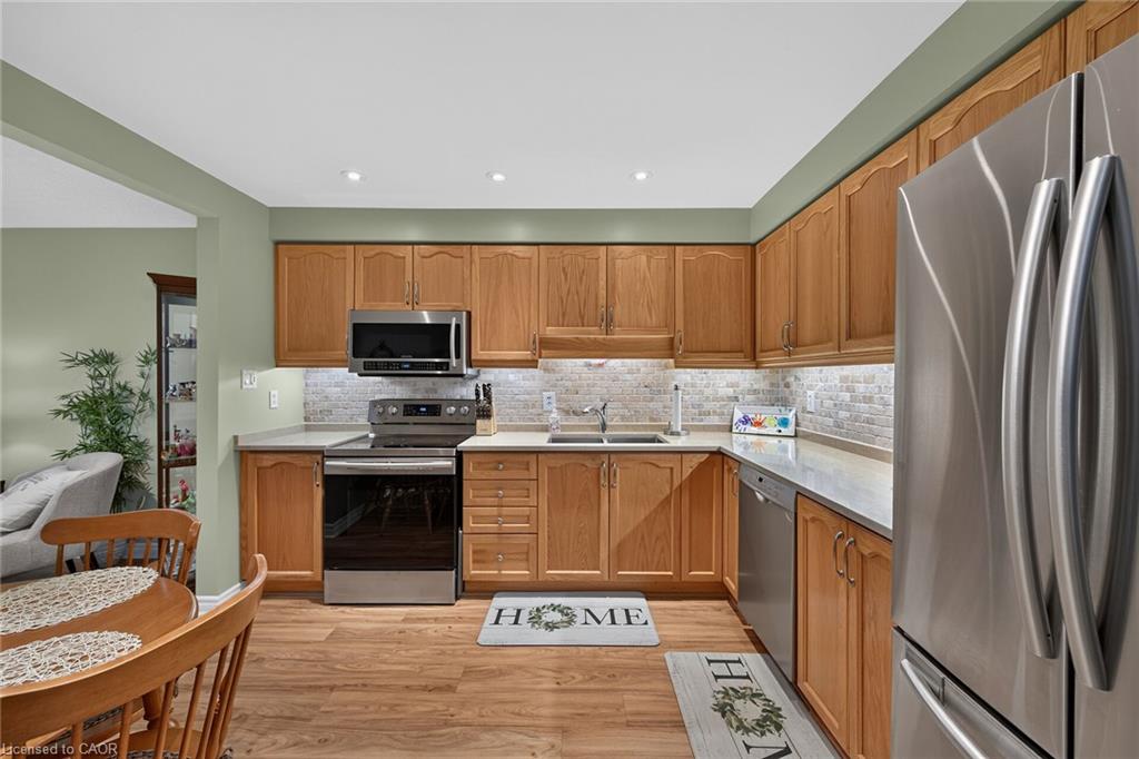 22-30 Braemar Avenue Property Photo 12
